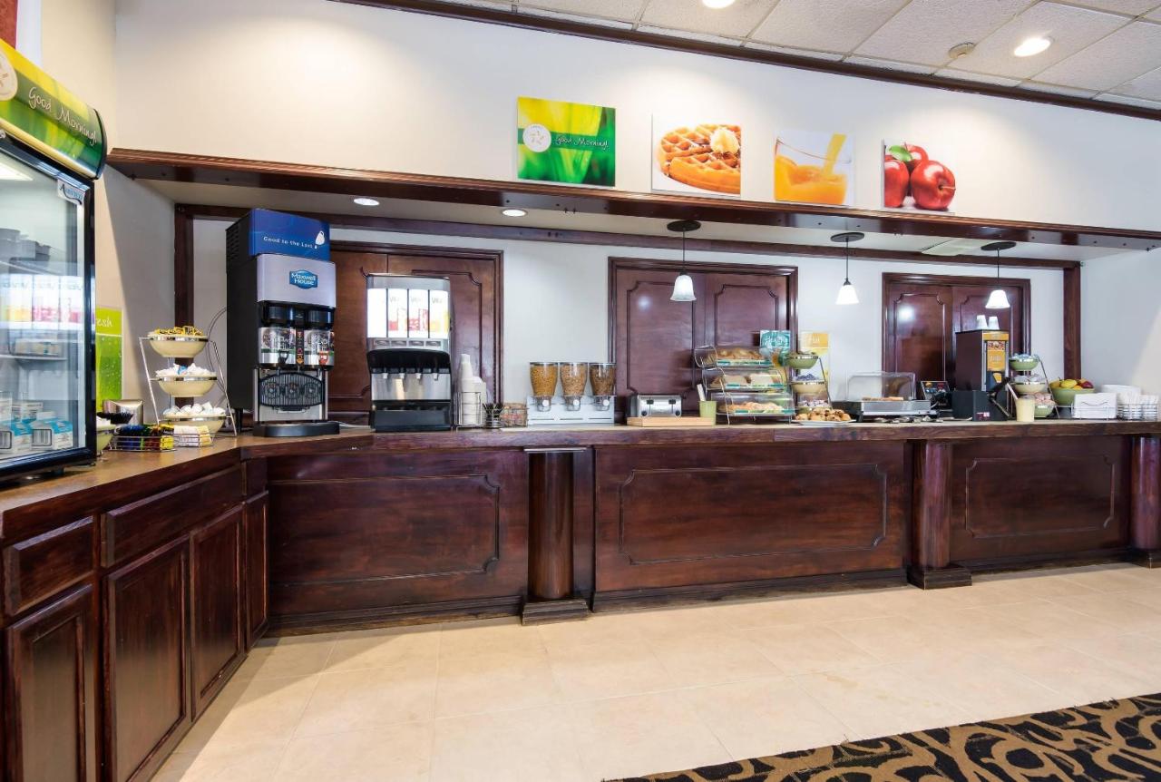Quality Inn Oneonta Cooperstown Area photo 3