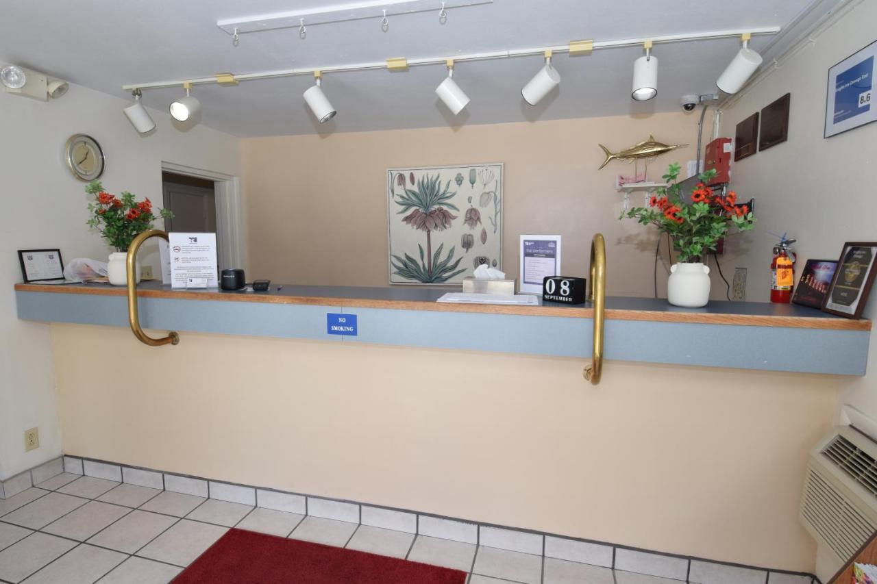 Knights Inn - Oswego, NY photo 2