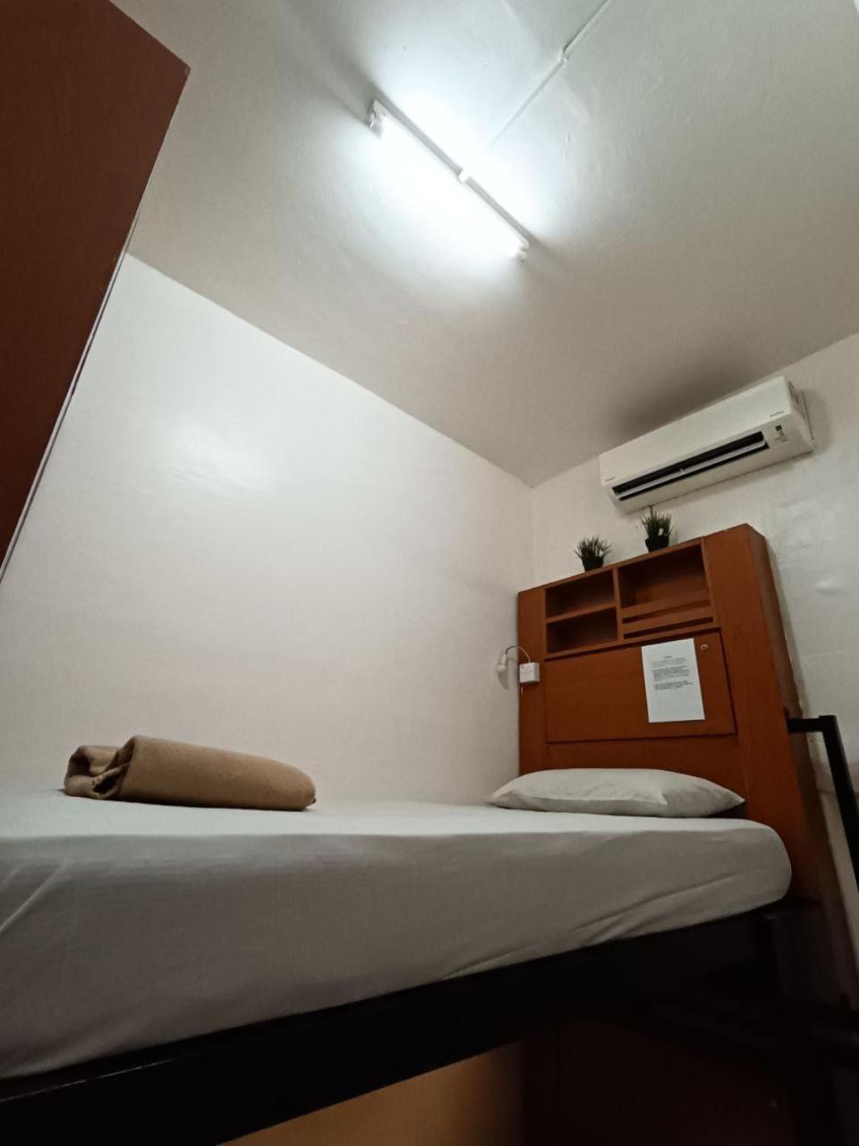 Photo - Red Inn Court