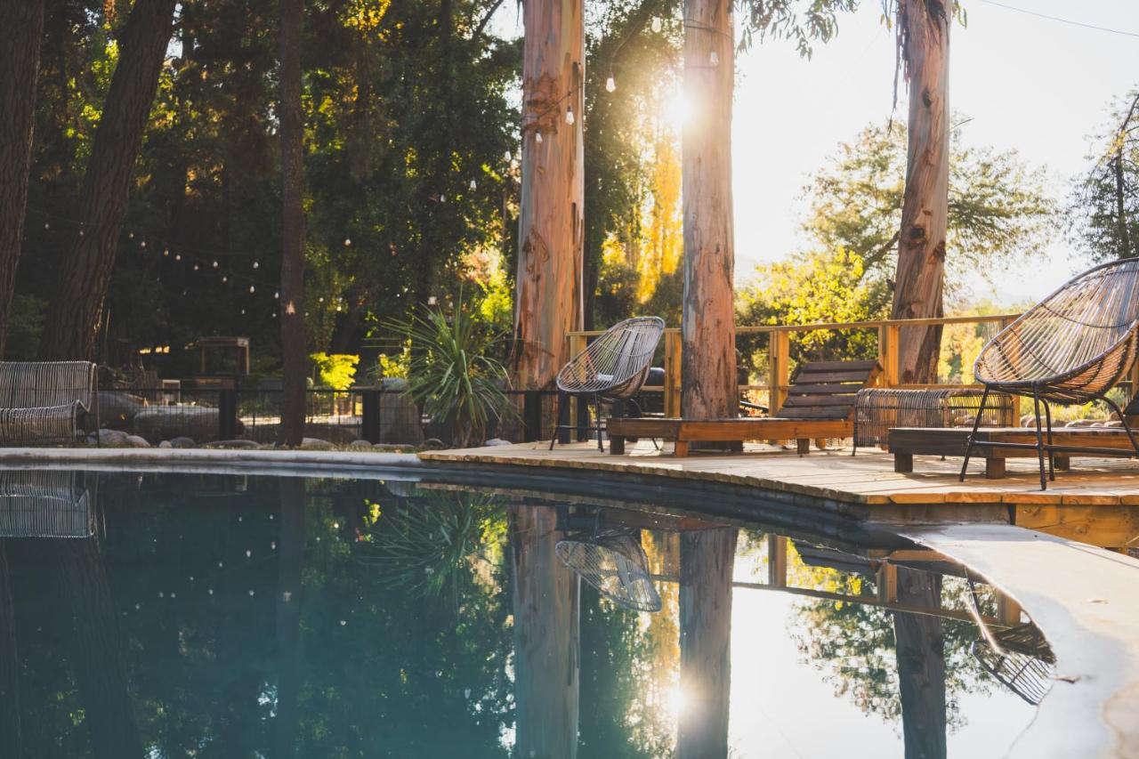 Shangri-La Lodge