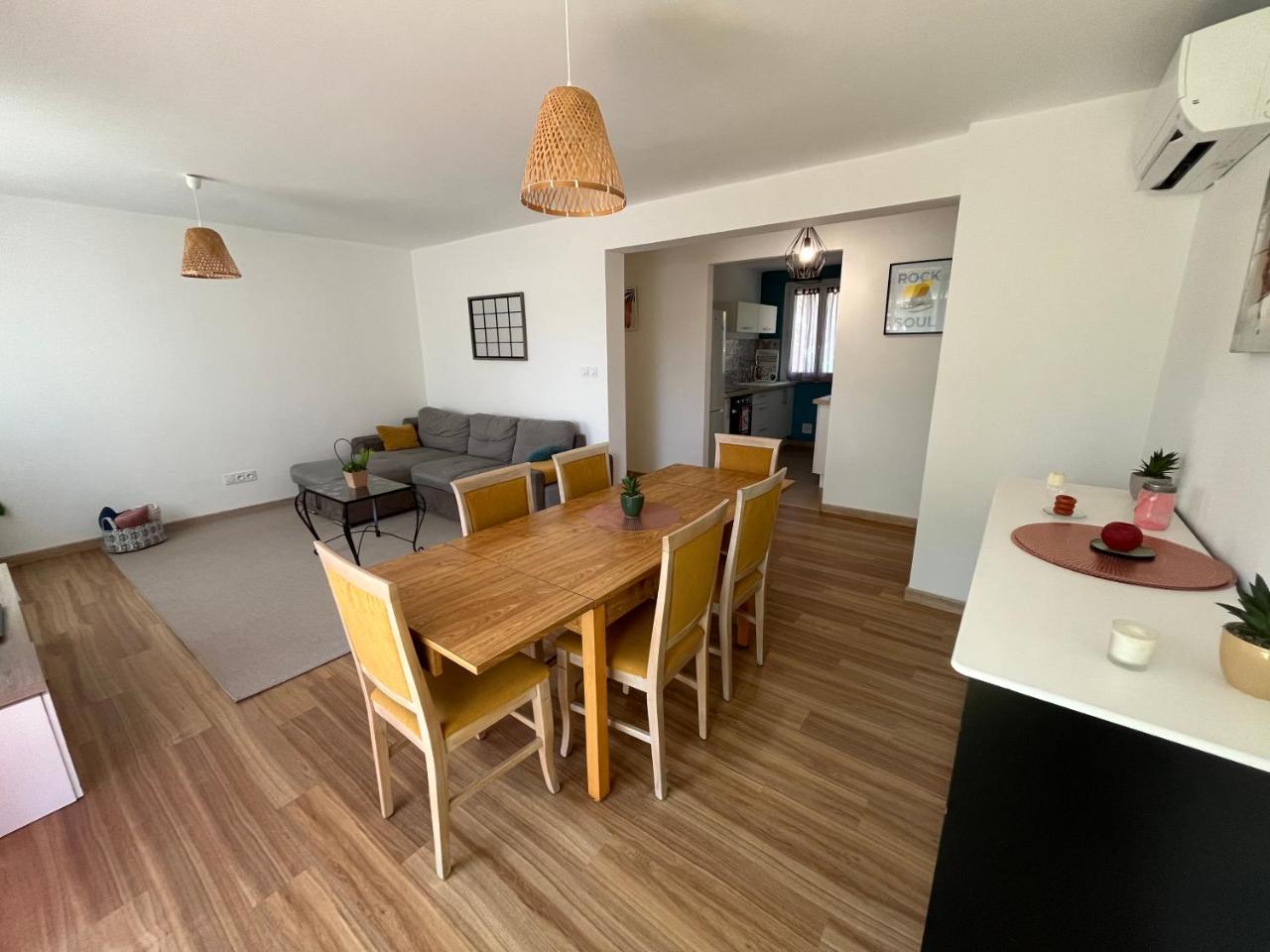 Perle rare, F4 donnant sur un grand jardin privé aménagé, parkings gratuits, clim, calme, idéal famille & pro, 10 min de la mer et du centre-ville, de la gare sncf et routière - 4