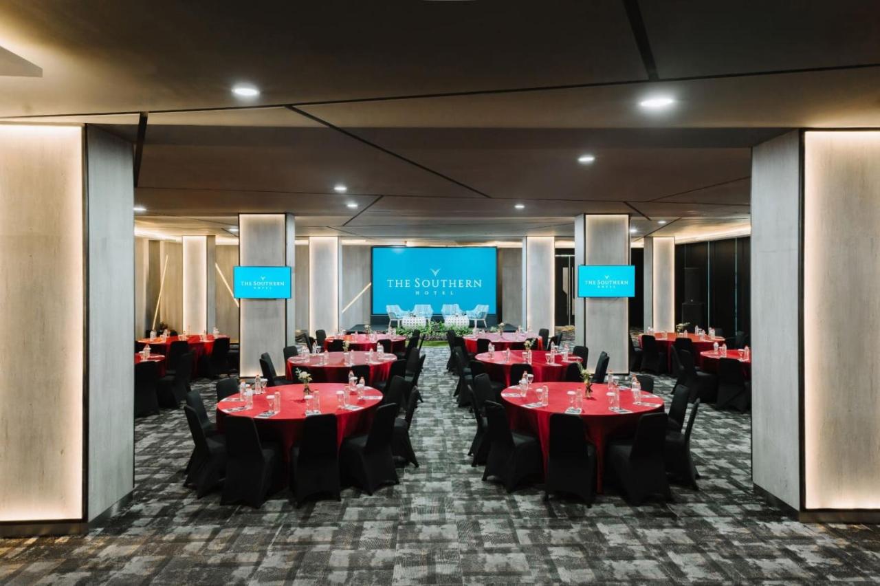 The Southern Hotel Surabaya photo 2