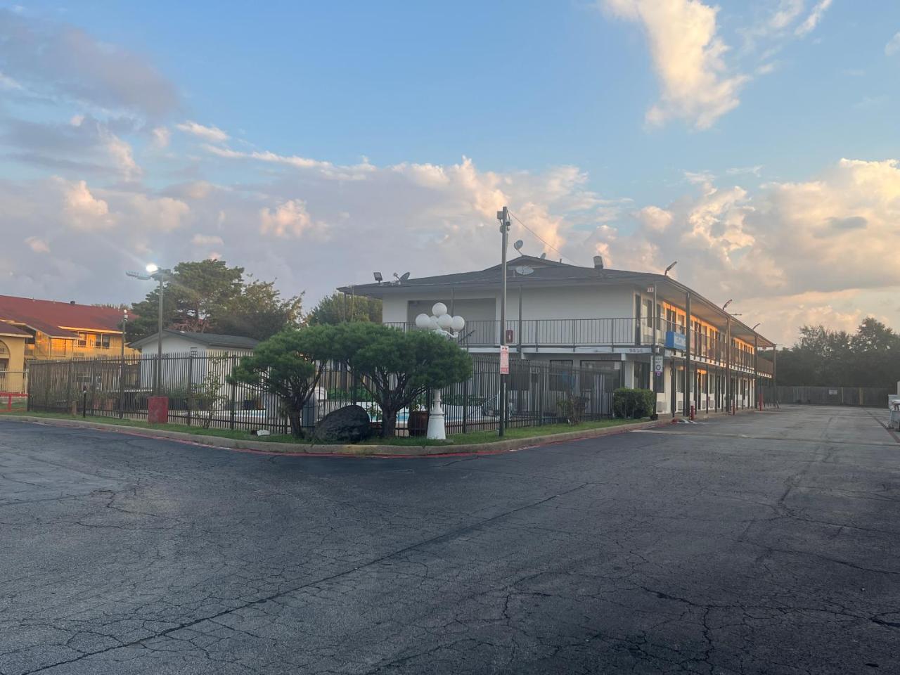 Motel 6 Dallas, TX - St. Augustine / HWY 175 photo 4