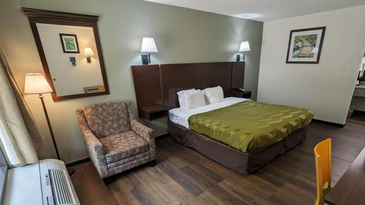 Quality Inn Moss Point - Pascagoula photo 2