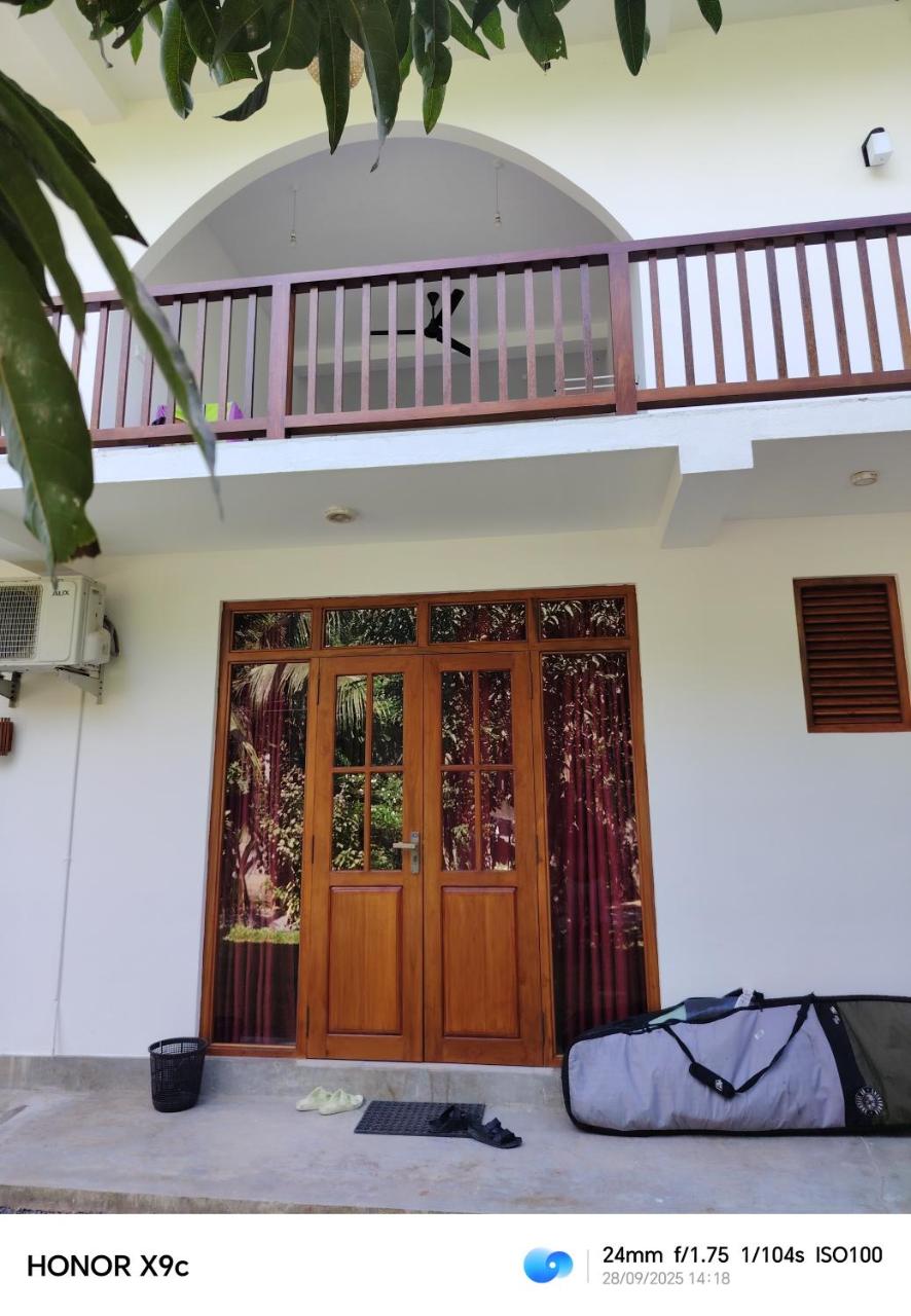 Lasantha Surf, Madiha photo 3
