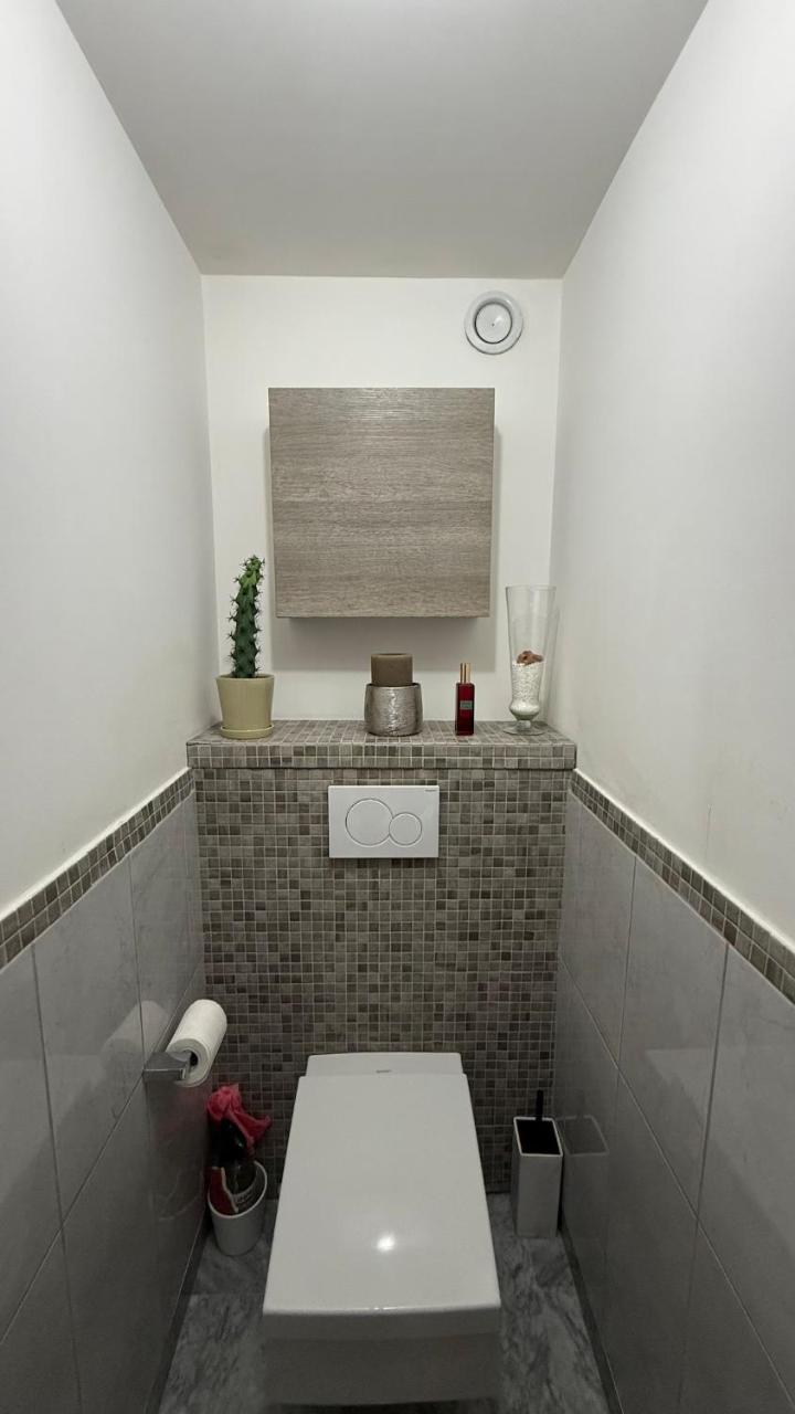 Modern apartment with sunny terrace - 4