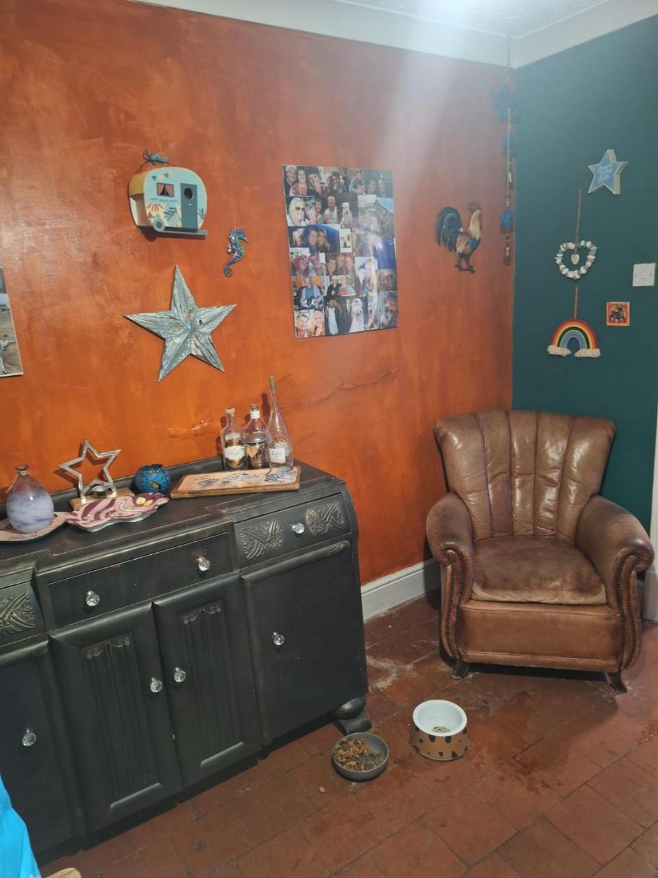 Double Ensuite in a colourful quirky terrace on a quiet leafy street - 6
