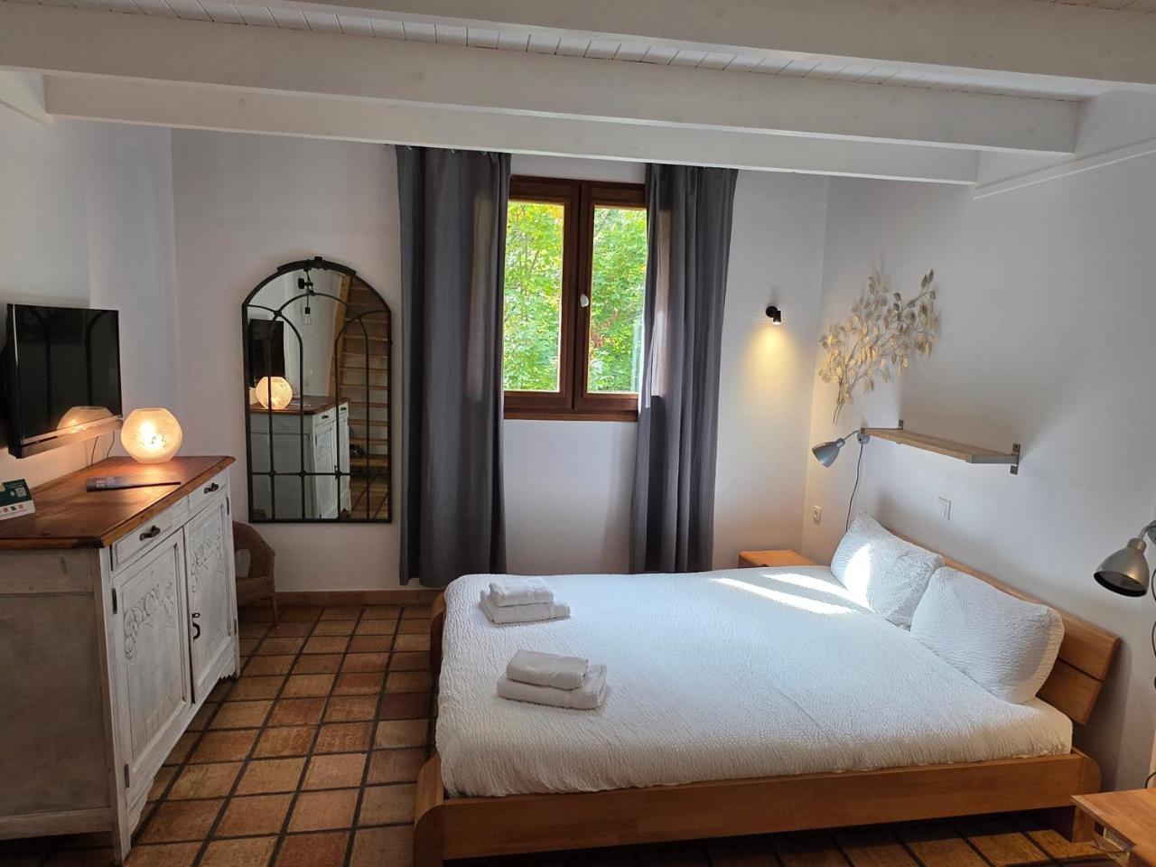 Logis Hotel Le Moulin De La Pipe photo 3