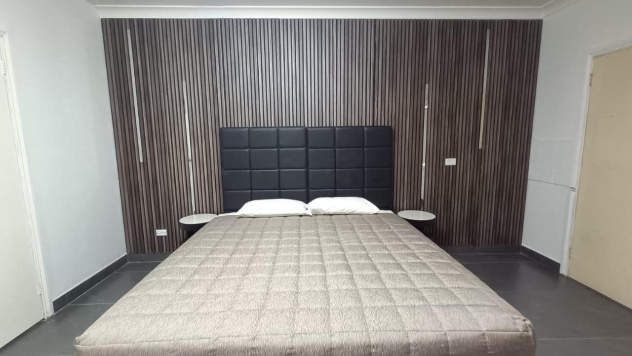Cooee Motel