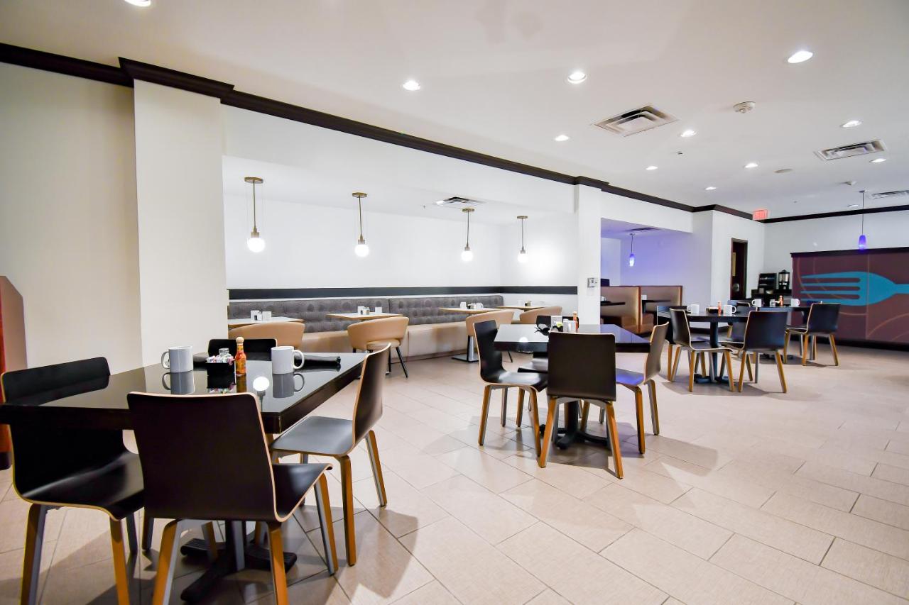 Photo - Holiday Inn San Antonio North Stone Oak Area by IHG-Newly Renovated