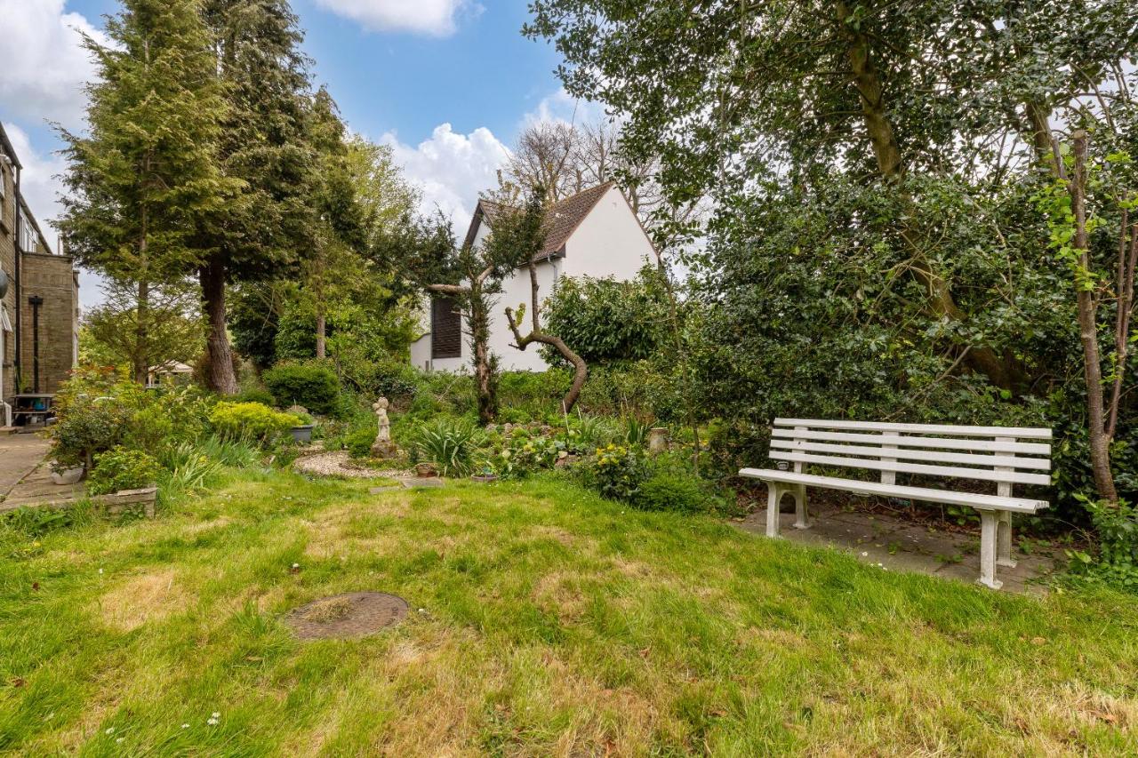 Shelford Lodge photo 2