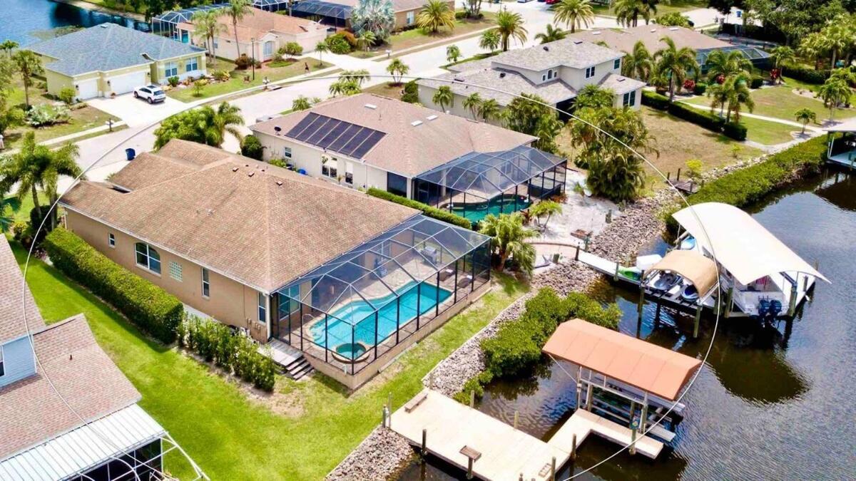 Serenity, Luxury Waterfront Oasis w Private Pool - Sleep 12 - 2