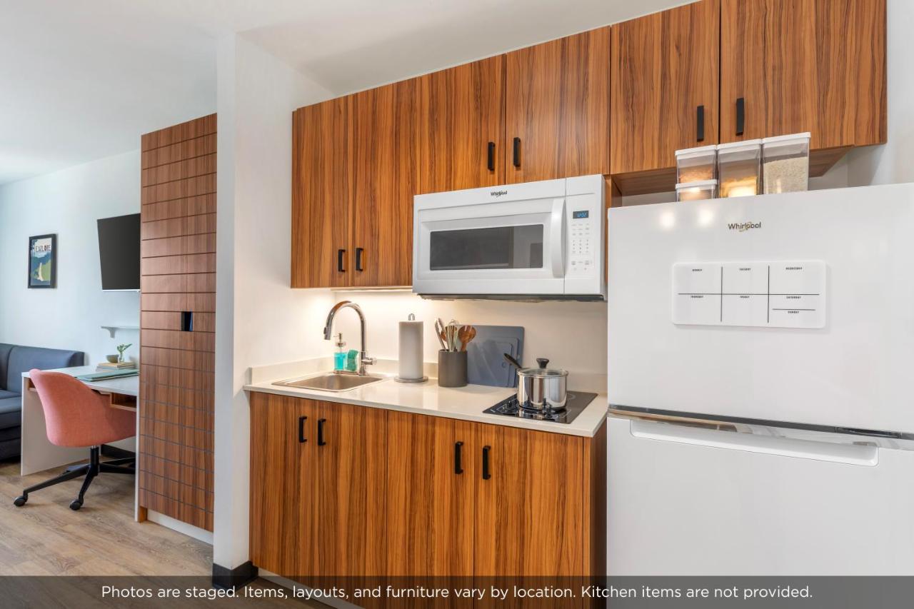 Uptown Suites Extended Stay Tampa FL - Riverview photo 2