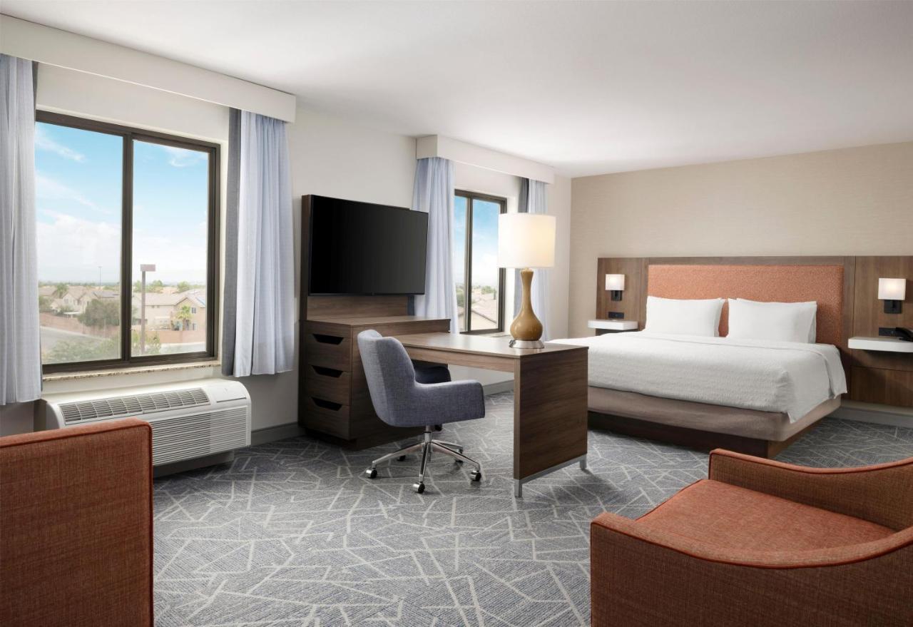 Hampton Inn & Suites Las Vegas-Red Rock/Summerlin photo 3