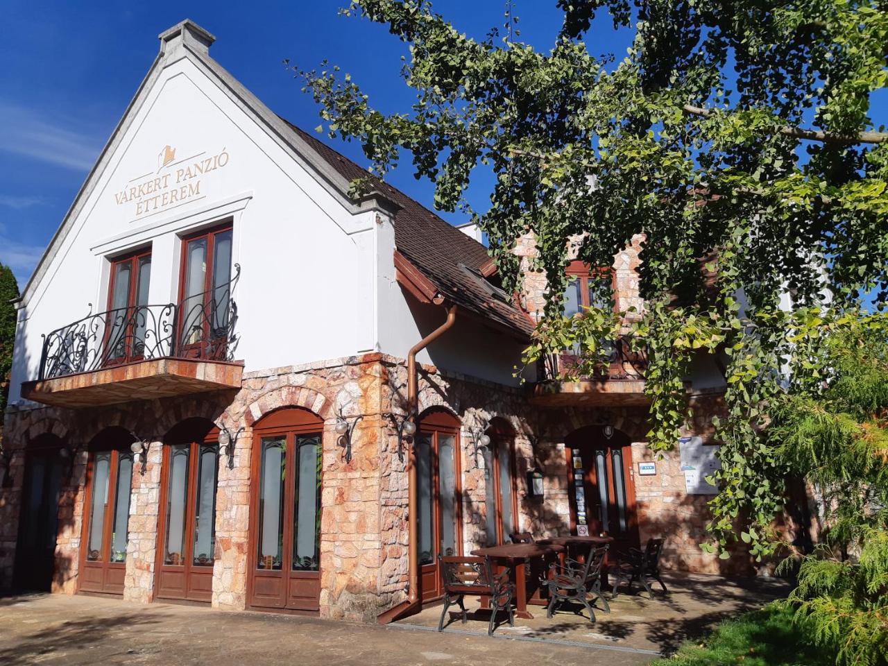 Várkert Panzió - 3