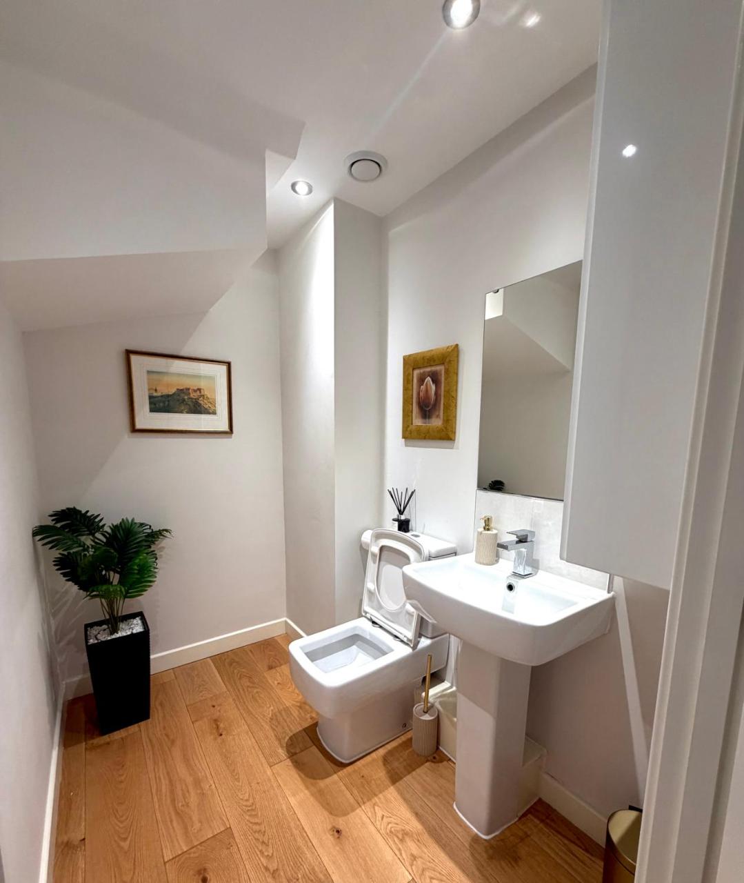 Luxe Duplex Penthouse Stay in Leeds Centre - Free Parking - 5