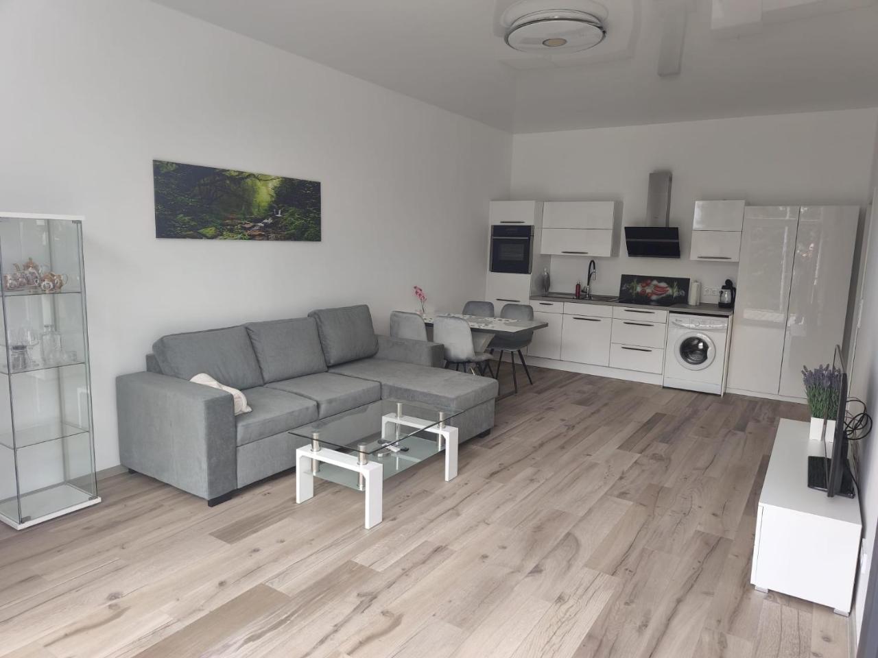 Moderne 2-Zimmer-Ferienwohnung in zentraler, ruhiger Lage - 4
