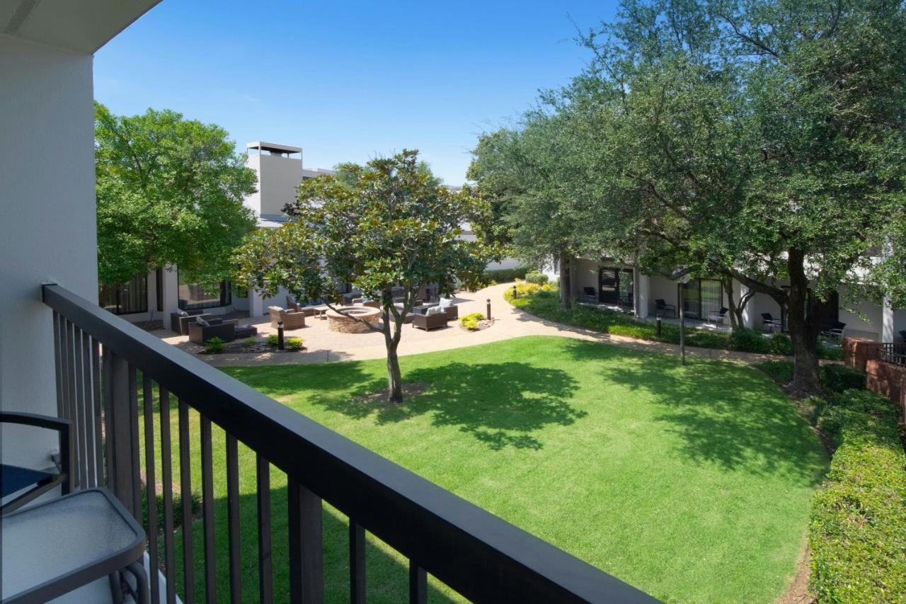 Courtyard by Marriott Dallas Las Colinas photo 2