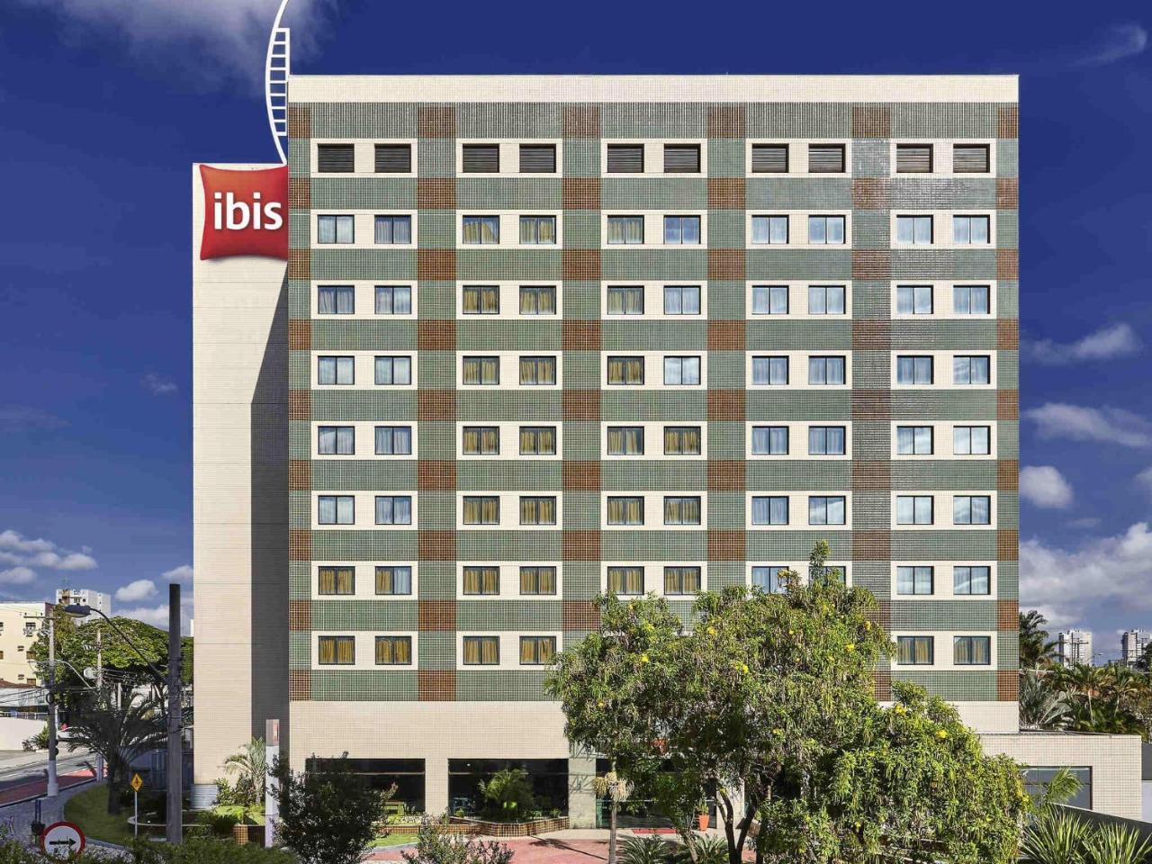 Ibis Taubate