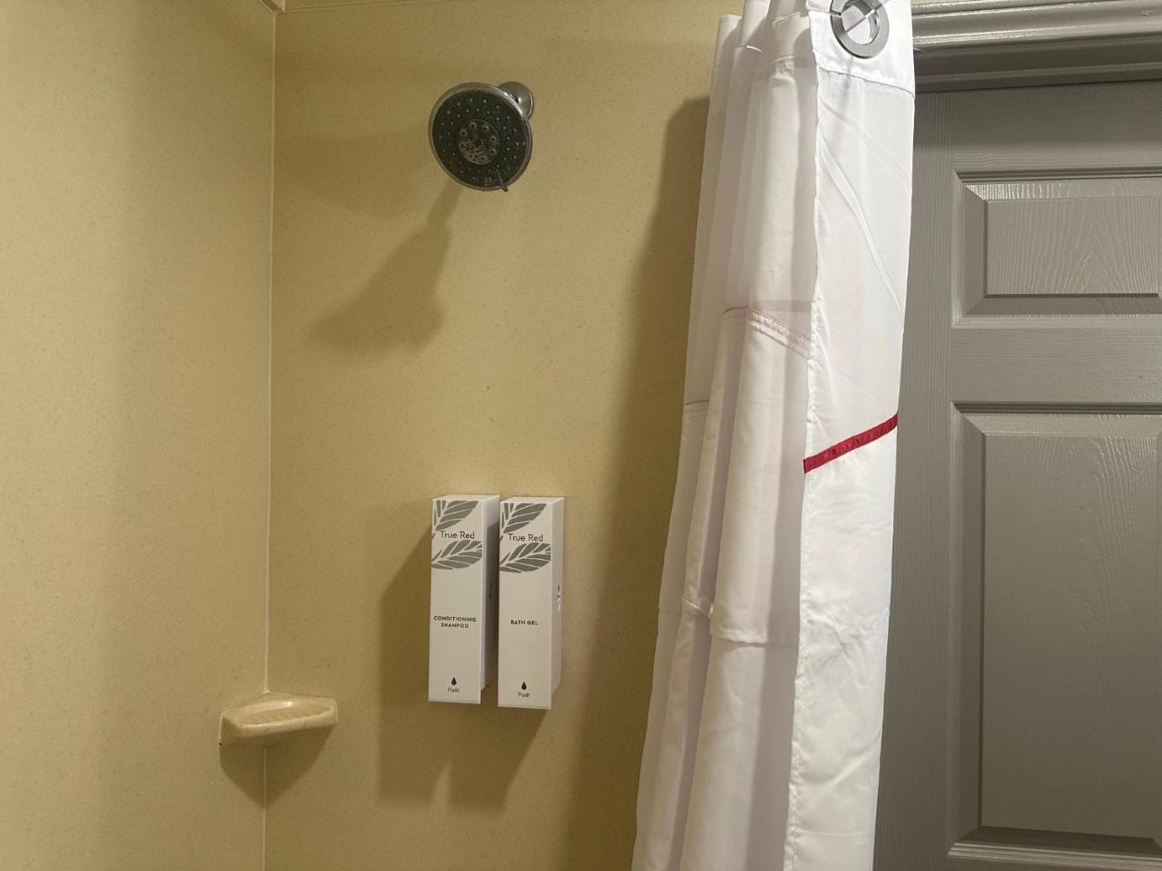 Red Roof Inn La Porte photo 4