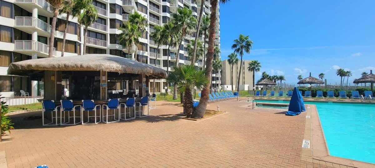 Resort like super heated pool & direct beach front - 6