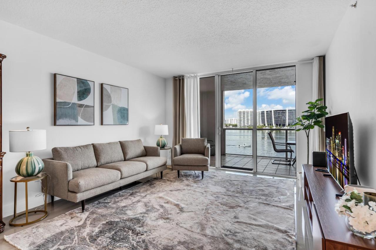 Waterview Luxury 2-Bedroom Condo Sunny Isles Beach - 3