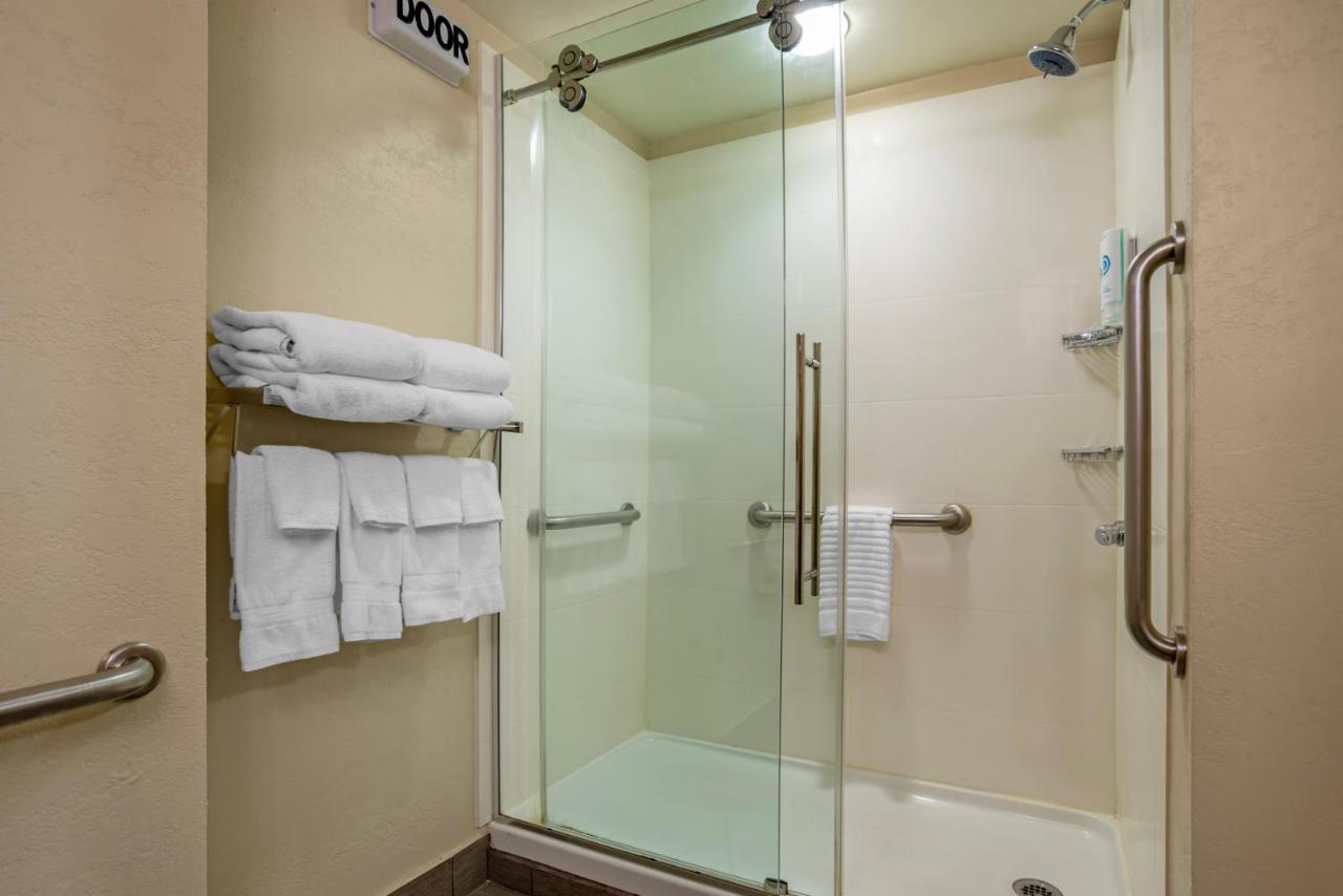 Comfort Suites Tallahassee Capitol - University Area photo 2