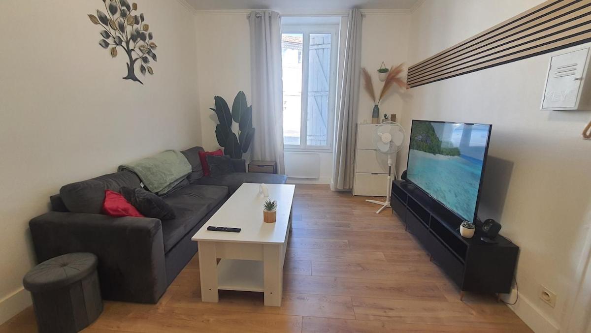 T2 47m2 Cosy & spacieux - proche Gare - Lit Queen Size et NETFLIX - Parking gratuit - 4