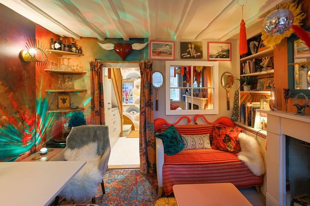 Artists Hideaway - 3