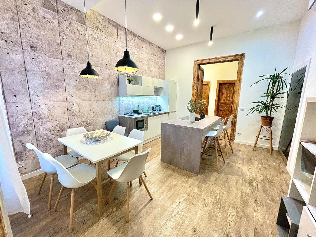 Downtown Spacious Luxury Residency - Top Central - 3