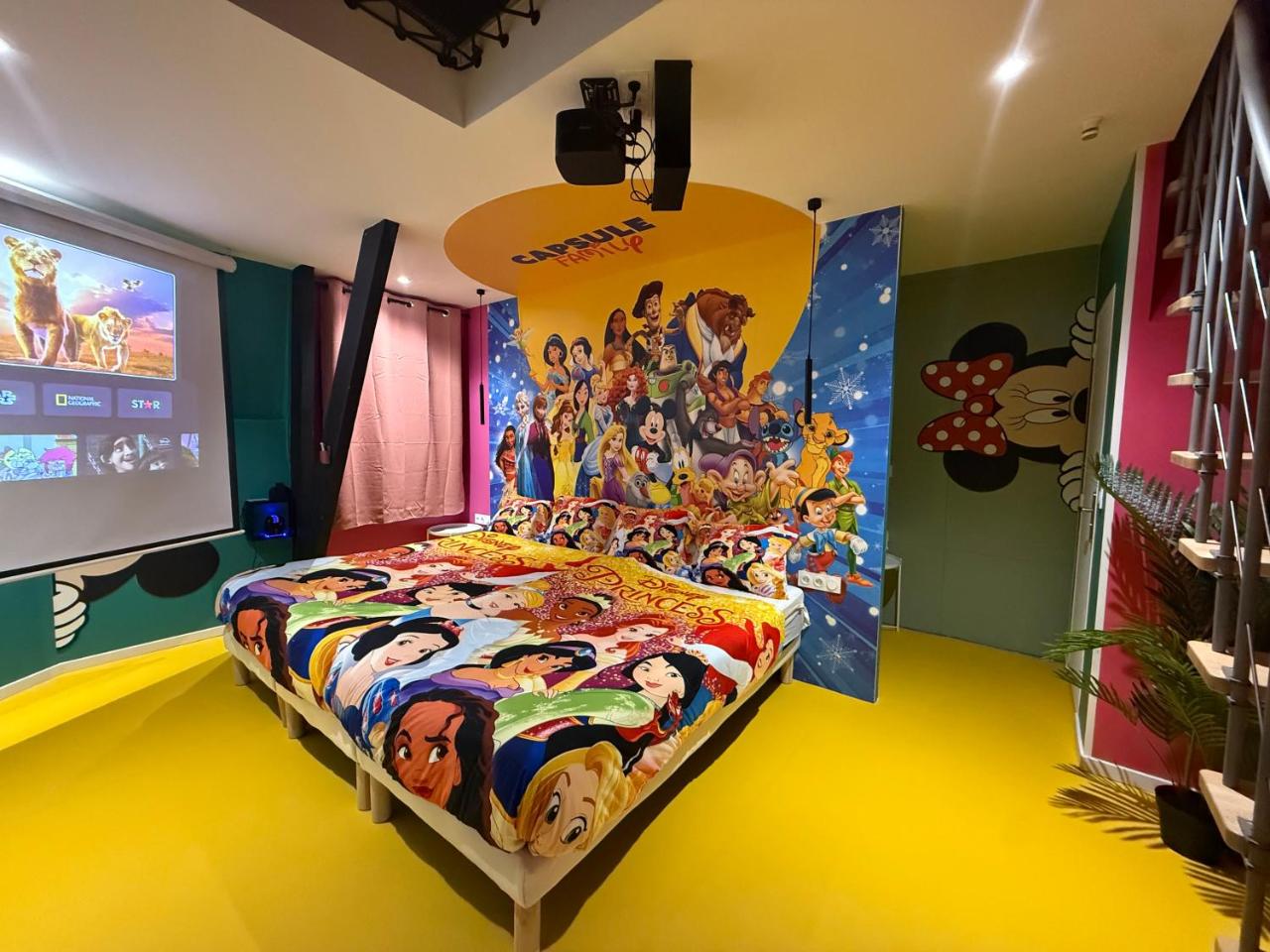 Capsule Family - Sauna - Jacuzzi - Projecteur - Billard - Nintendo Switch 2 - Filet suspendu - 4