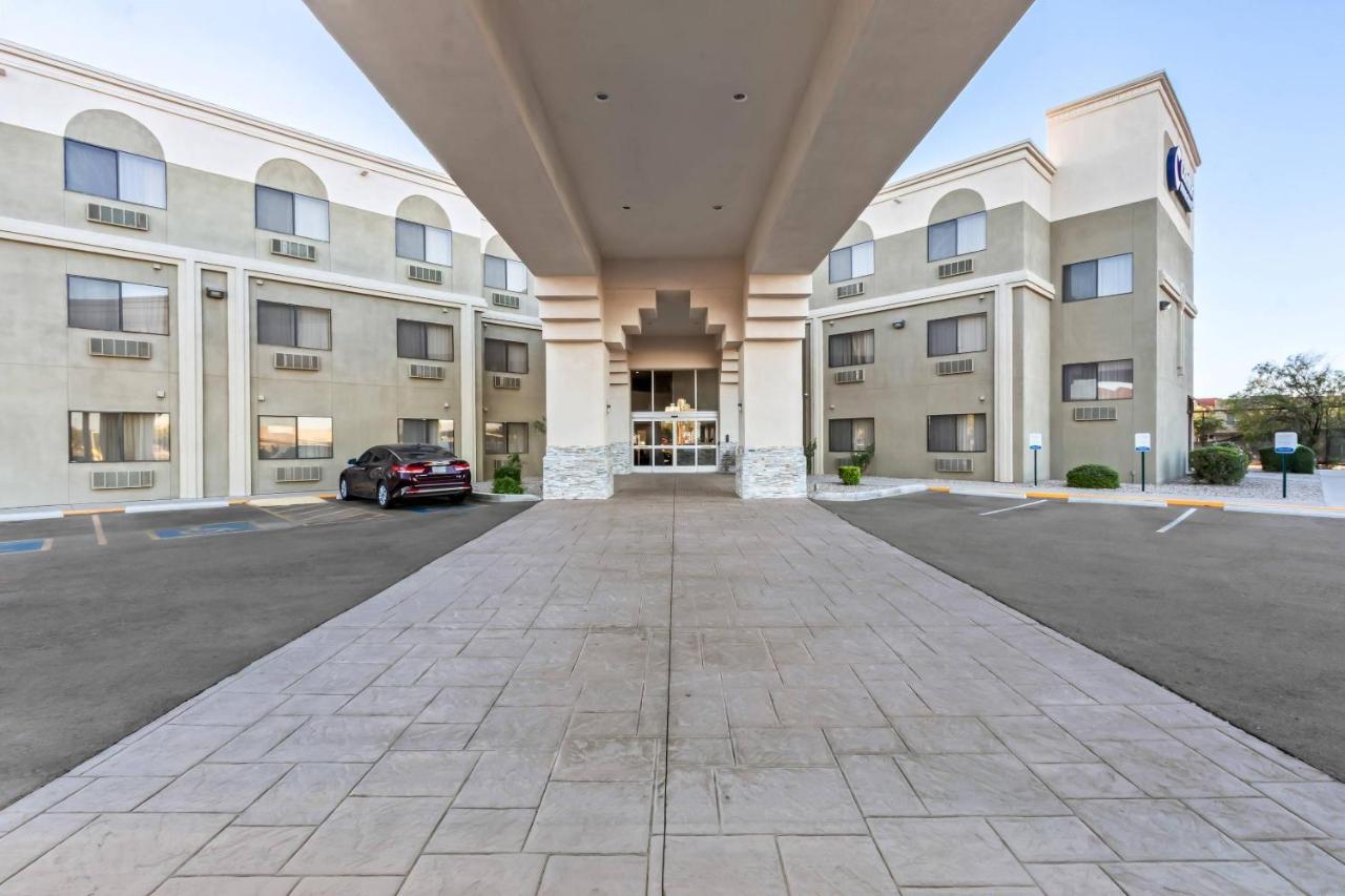 Comfort Inn and Suites Surprise Near Sun City photo 3