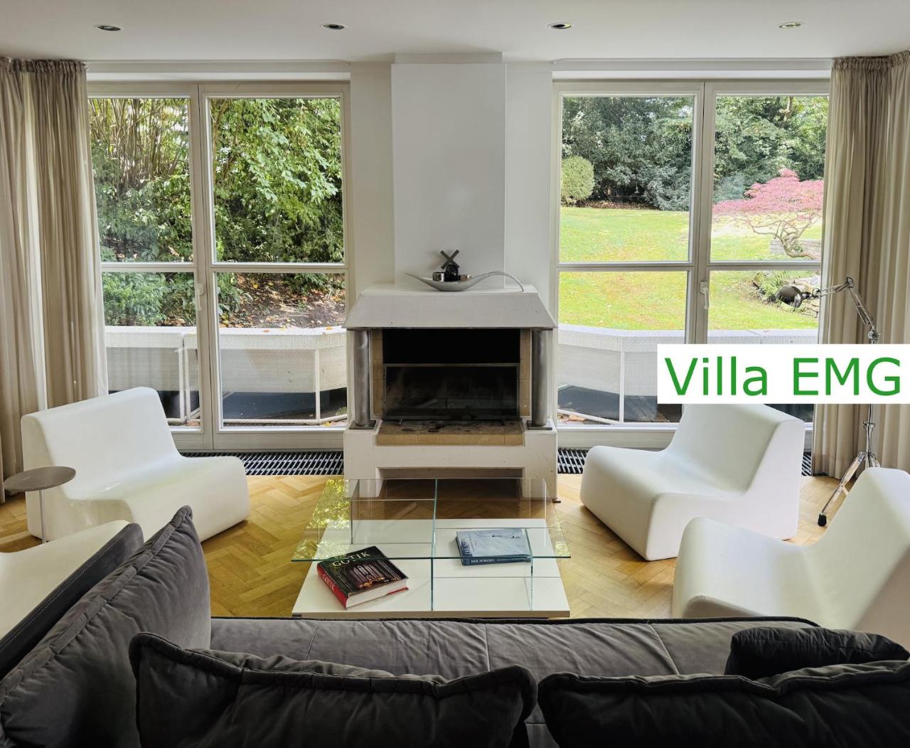 Luxus Ferienhaus Villa EMG Emsdetten nah Münster, Osnabrück, Rheine für Familien Gruppen bis 17 Personen, Pool, Whirlpool, Garten, Kamin, 6SZ - 6