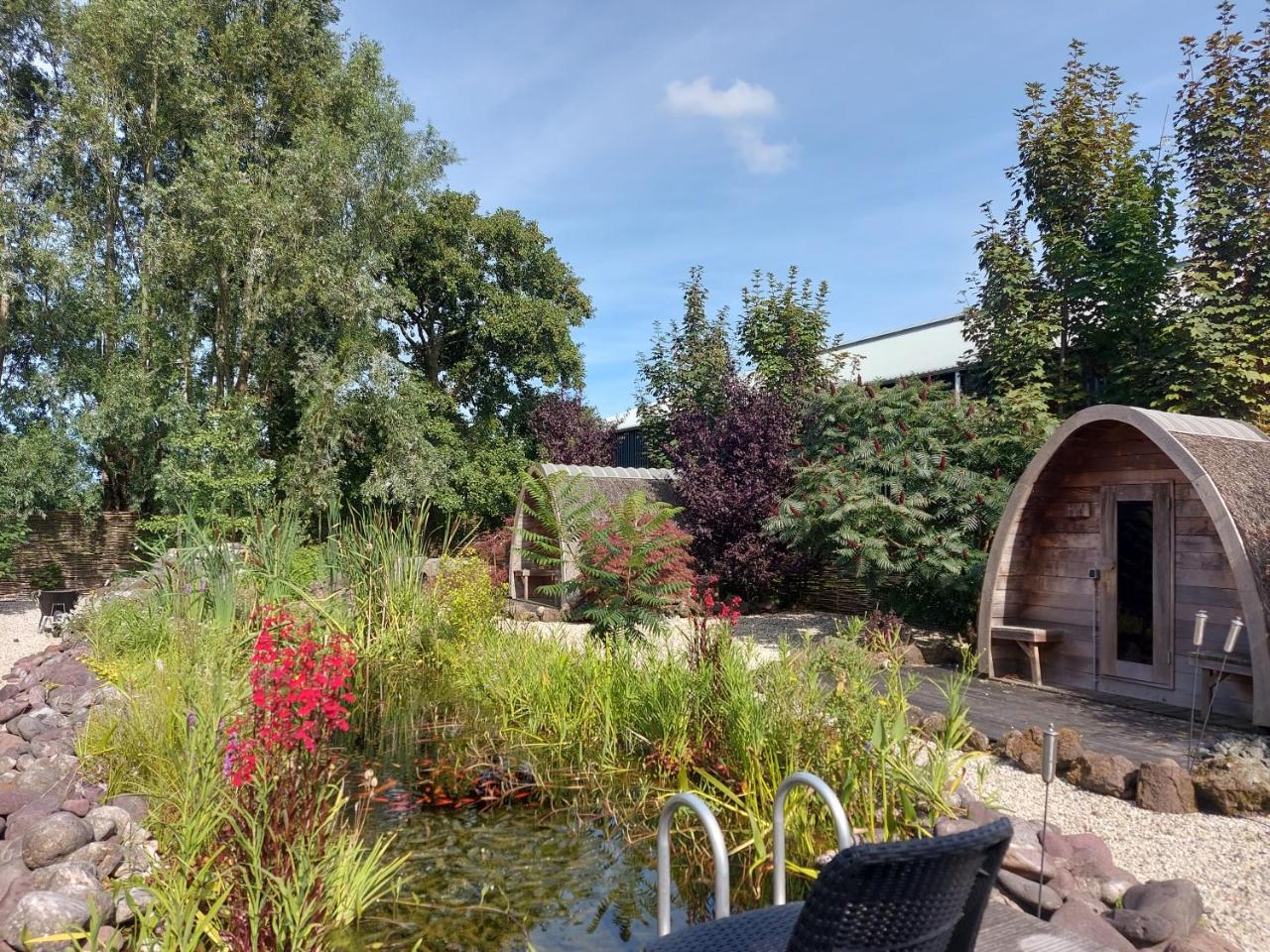 Studio with Pool Table and Optional Sauna & Hot Tub - 4