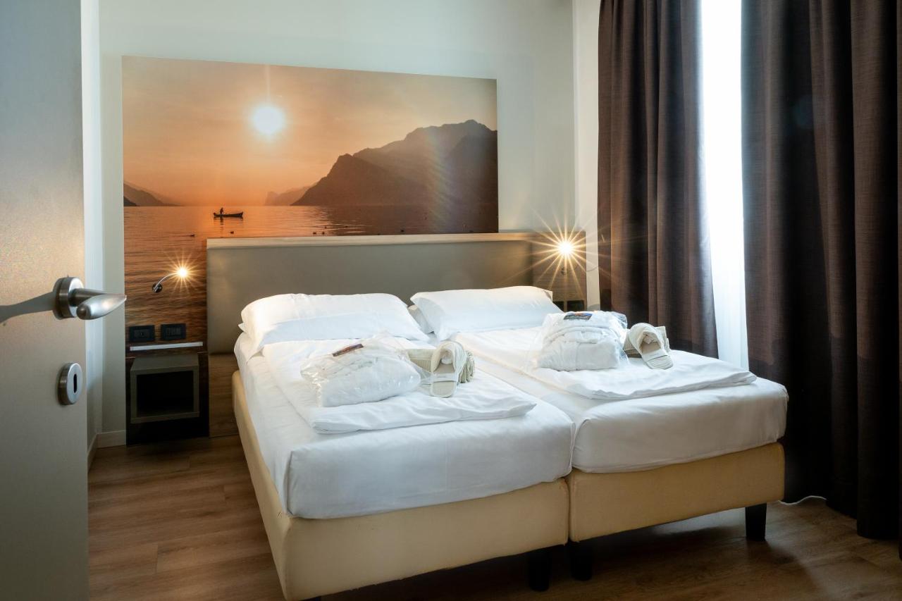 Ambassador Suite Hotel photo 4