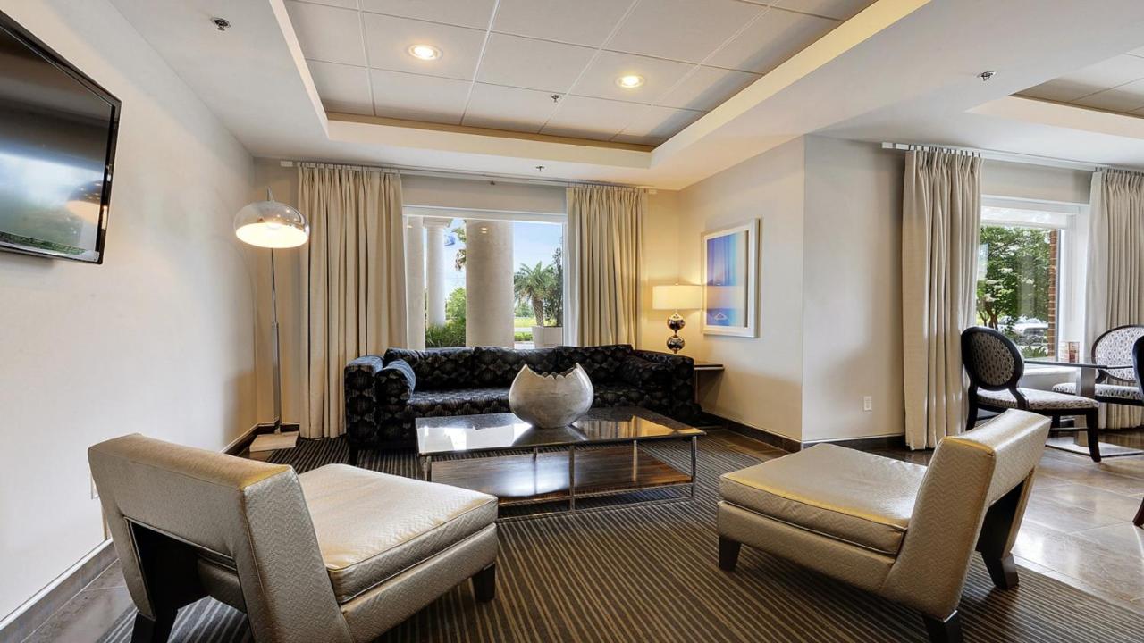 Holiday Inn Express Gonzales By IHG photo 2