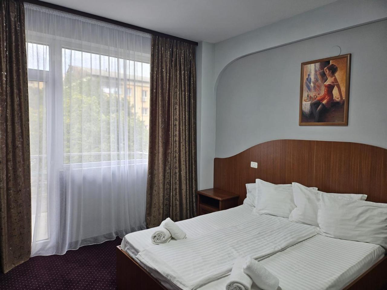 Hotel Ambasador photo 2