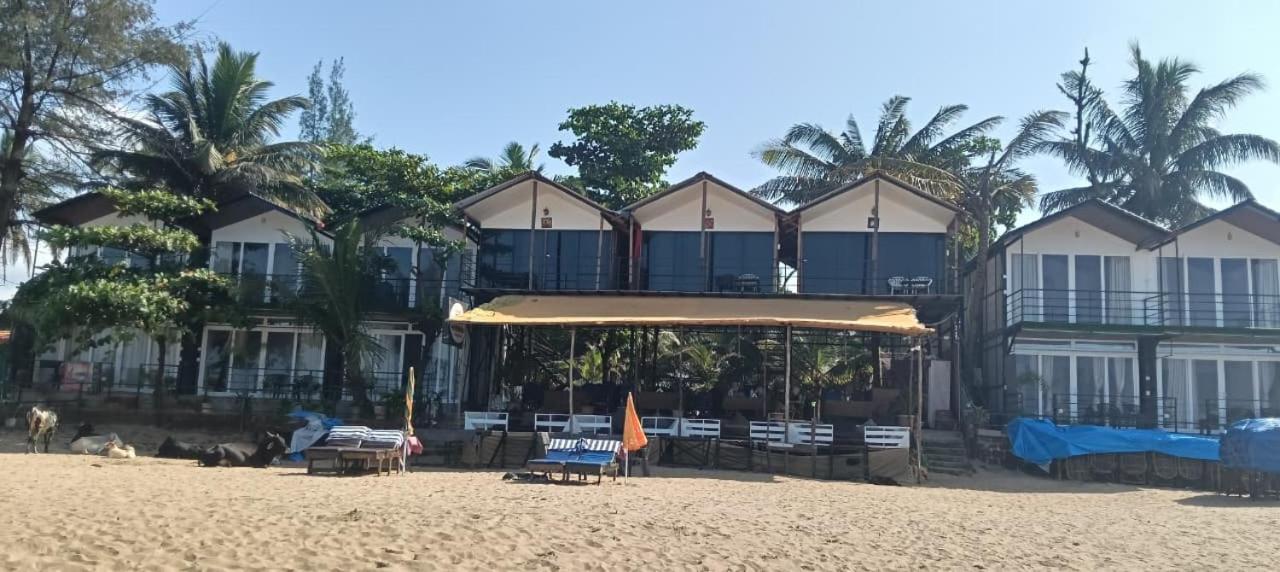 Casa Beach hut Resort