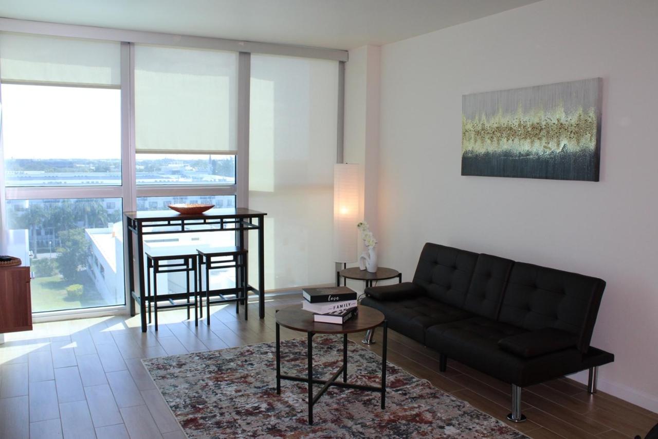 Oasis Downtown Fort Myers, Pool, Parking ,Pet Friendly - 2