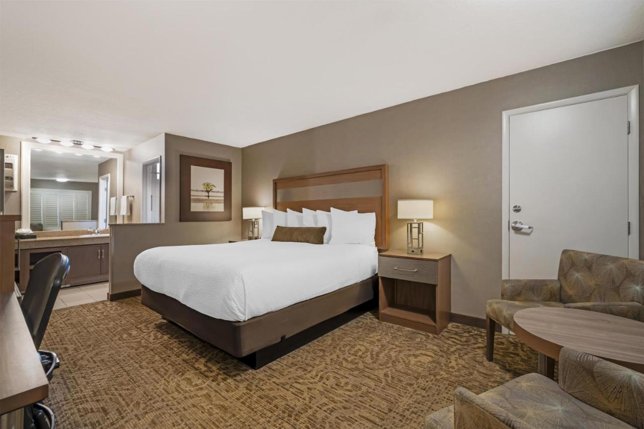 Best Western Plus Anaheim Inn photo 2