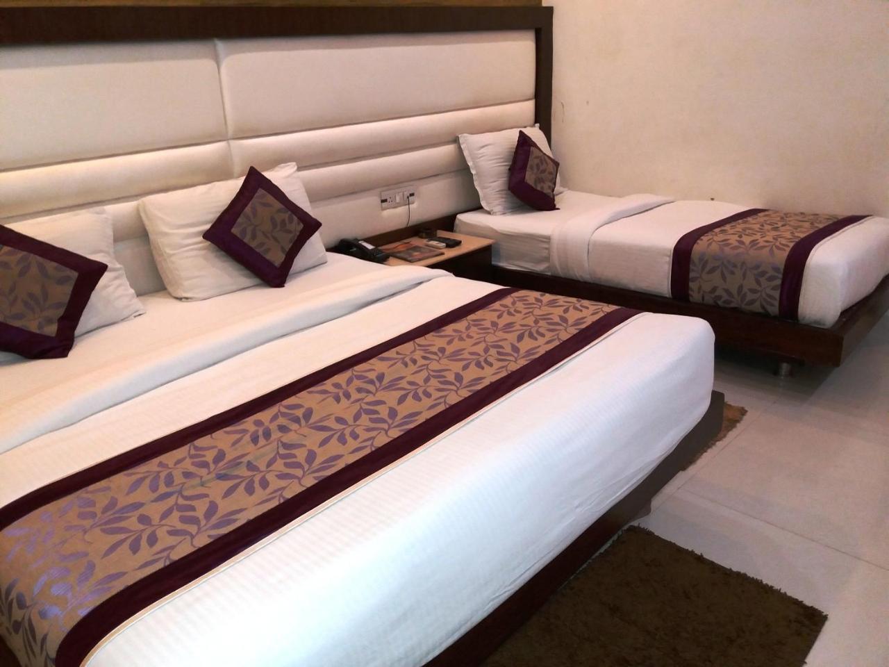 NEW RANOVATED Hotel Station View Opposite New Delhi Railway photo 4