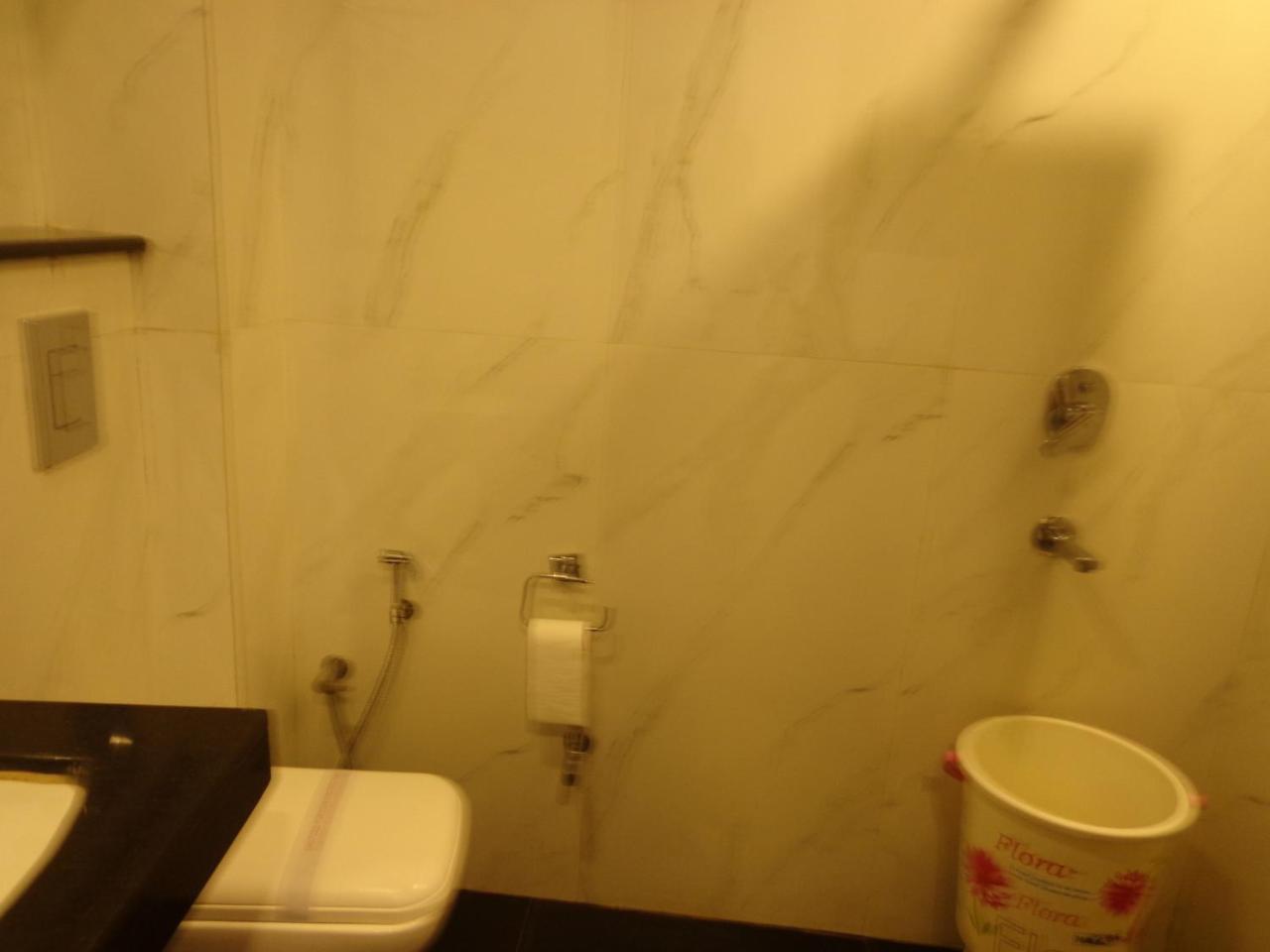 NEW RANOVATED Hotel Station View Opposite New Delhi Railway photo 3