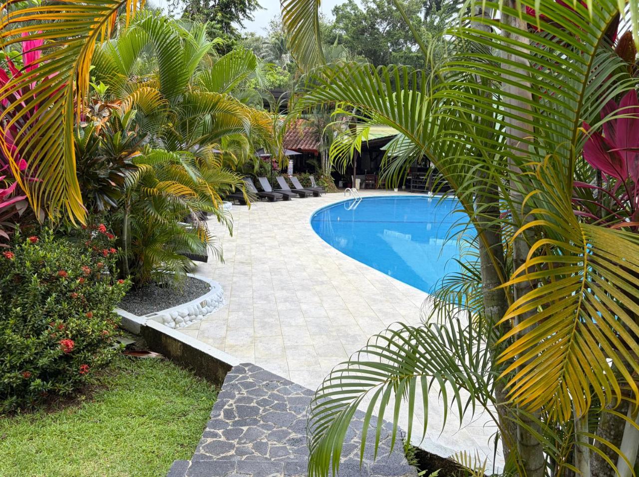 Hotel Villas Rio Mar