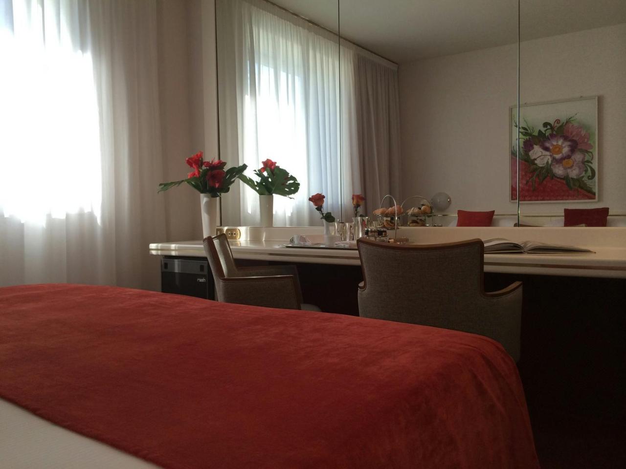 Starhotels Cristallo Palace photo 4