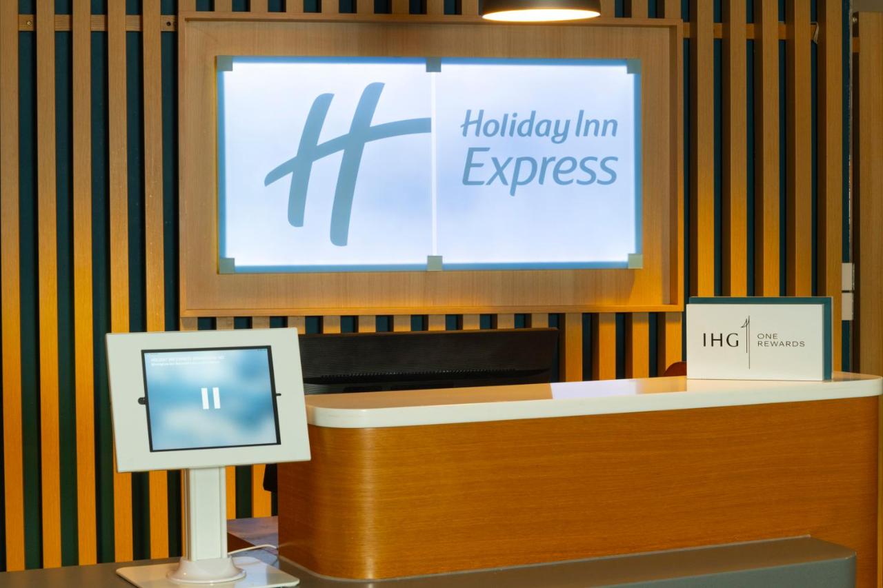 Holiday Inn Express Birmingham Airport NEC by IHG - 5