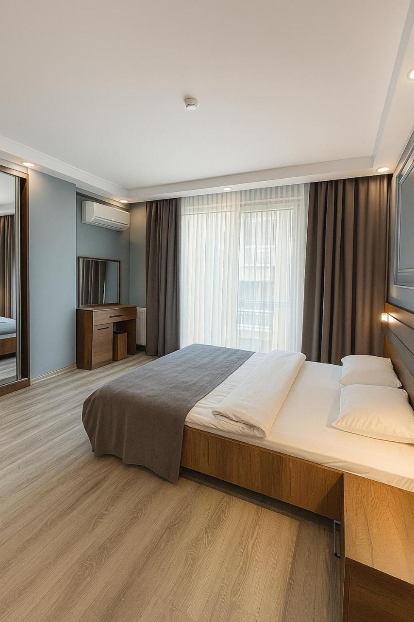 On4 Rooms & Suites photo 4