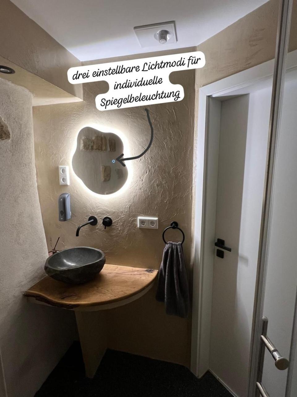 Little Rose - modern, central, near train station, WiFi & parking nearby - 3
