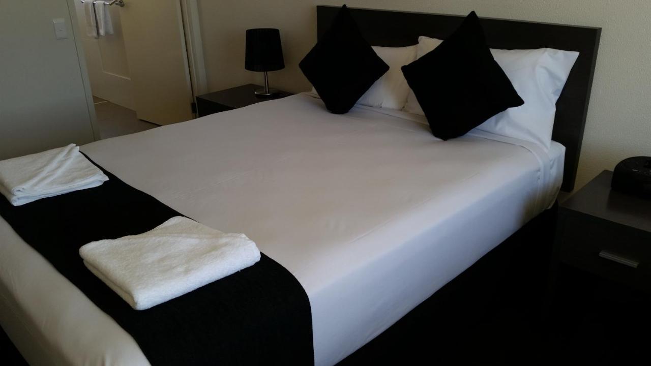 Dooleys Tavern and Motel Capella photo 3