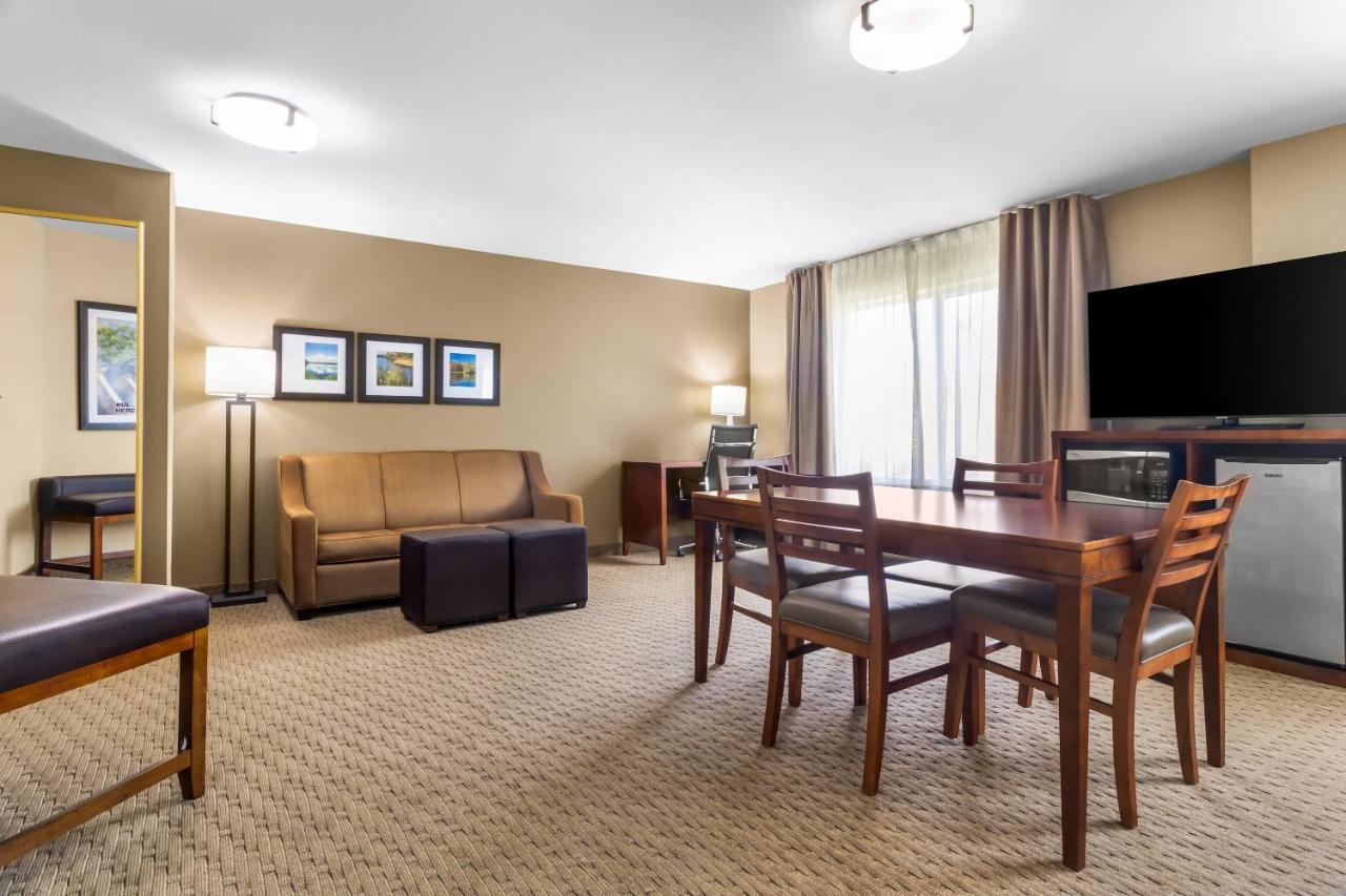Comfort Suites photo 2