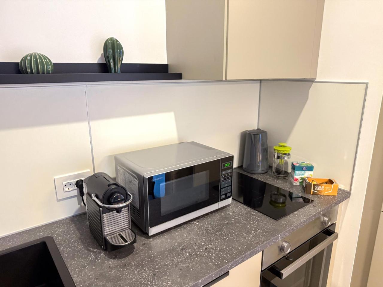 Airport Residence - Apartment Across From Otopeni Airport - Bucharest - 6